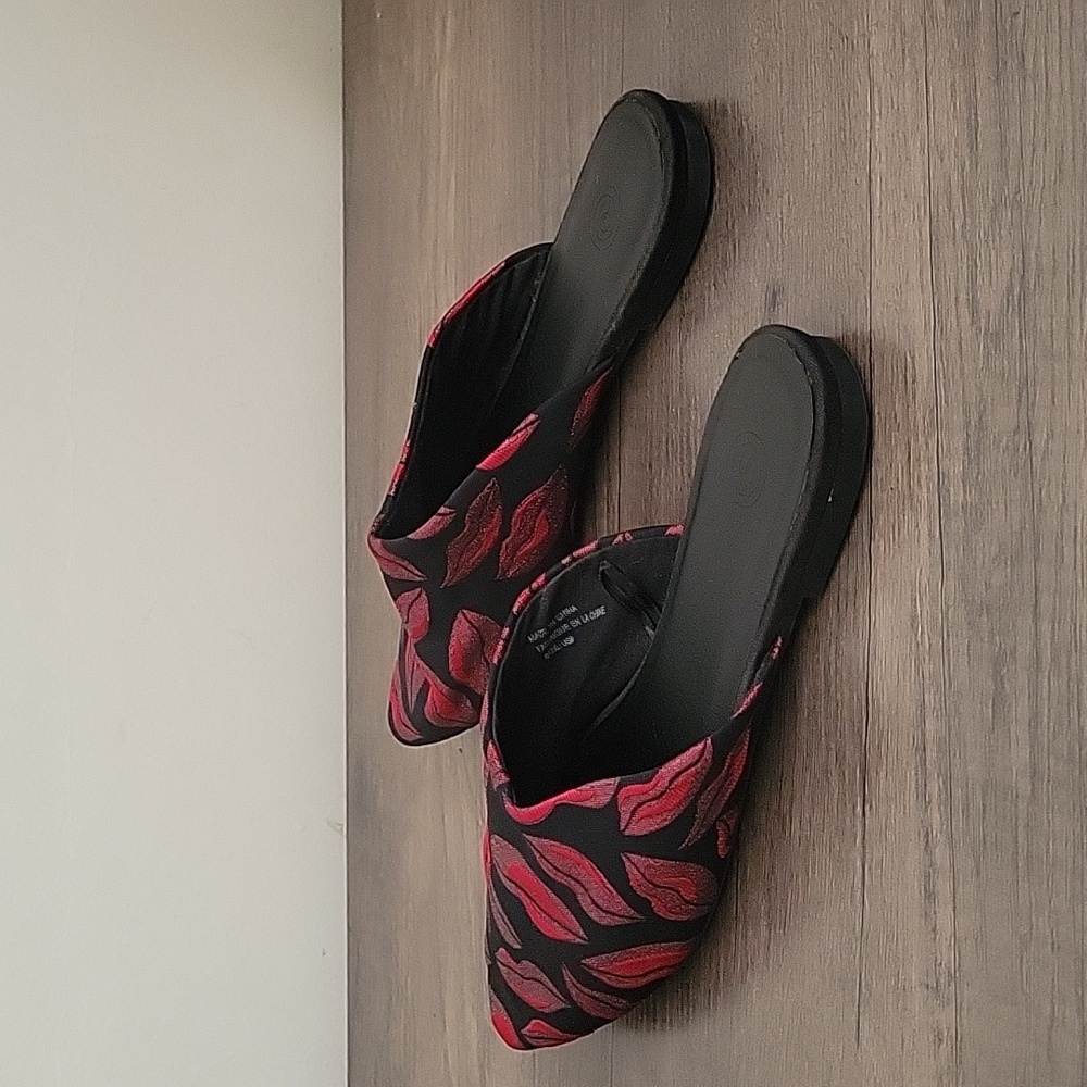 Urban Outfitters UO Lips Pointed Toe Fabric Mules / Slip On Flats - Picture 9 of 16